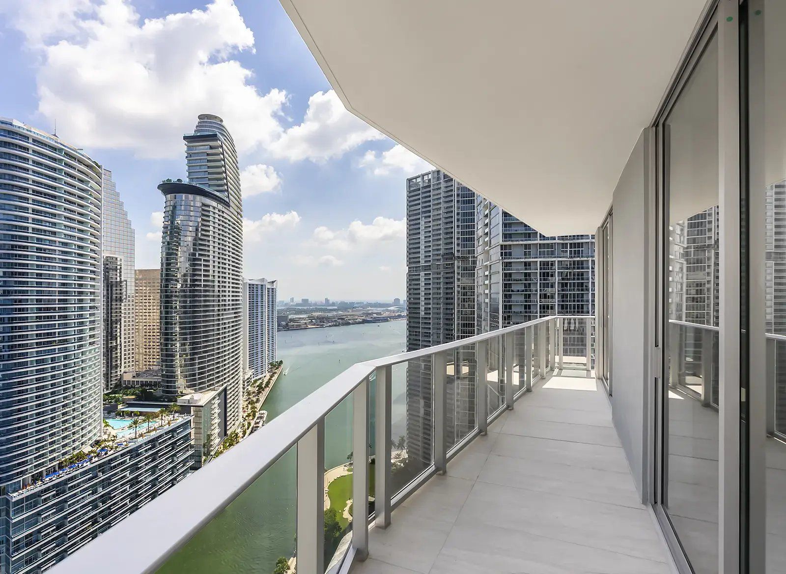 Vista desde balcón Viceroy Brickell